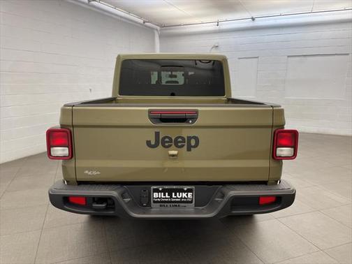 2025 Jeep Gladiator Nighthawk