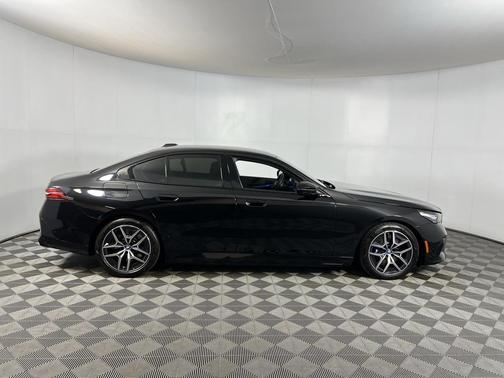 2024 BMW i5 M60
