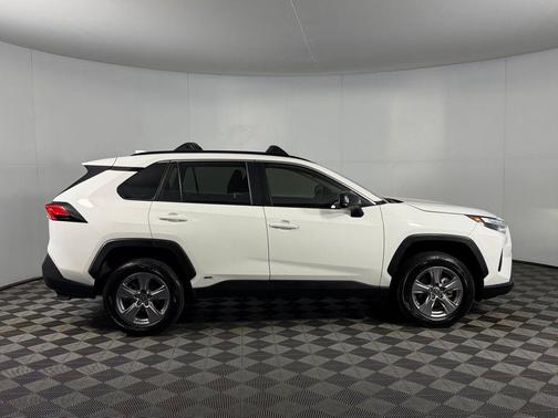 Ice Cap 2025 Toyota RAV4 Hybrid LE
