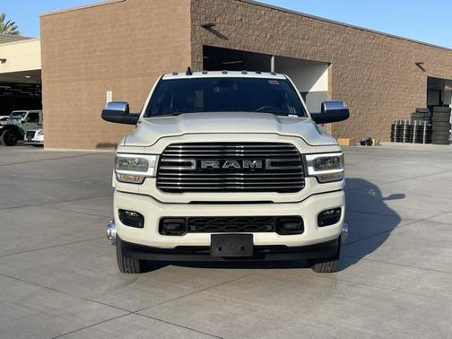 2022 RAM 3500 Laramie Crew Cab 4x4 8' Box