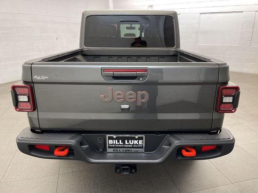 Granite Crystal Metallic Clearcoat 2023 Jeep Gladiator Mojave 4x4