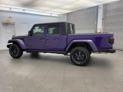 2026 Jeep Gladiator Willys 4x4