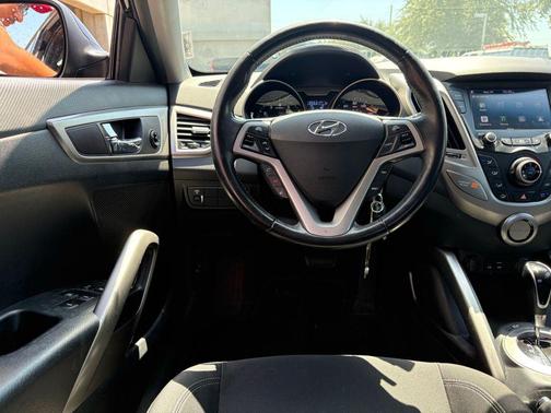 Ultra Black Pearl 2017 Hyundai Veloster Base