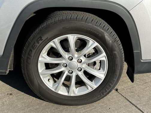 2020 Jeep Cherokee Latitude