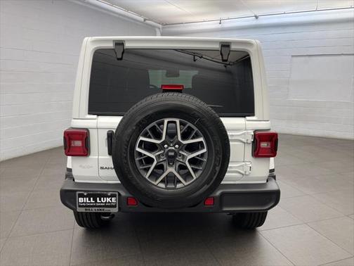 2025 Jeep Wrangler 4-Door Sahara 4x4