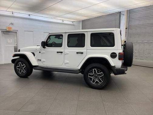 2025 Jeep Wrangler 4-Door Sahara 4x4