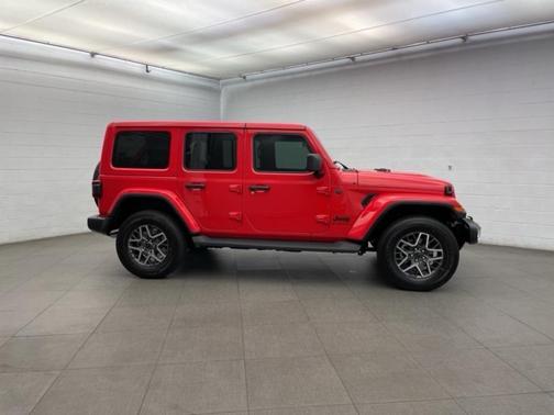 2026 Jeep Wrangler 4-Door Sahara 4x4