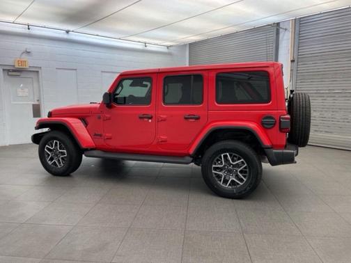 2026 Jeep Wrangler 4-Door Sahara 4x4