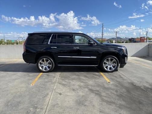 2017 Cadillac Escalade Luxury