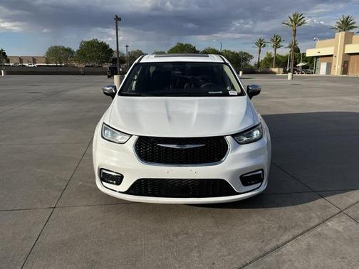 2023 Chrysler Pacifica Hybrid Limited