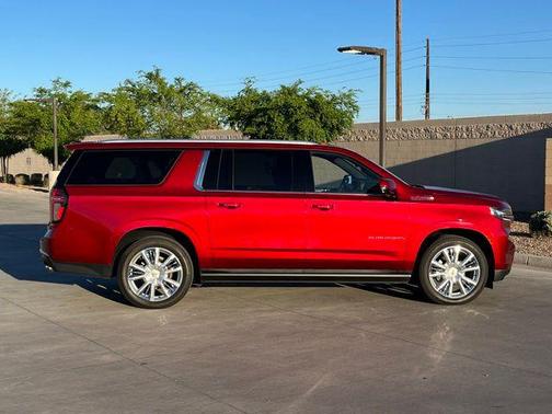 2024 Chevrolet Suburban 4WD High Country
