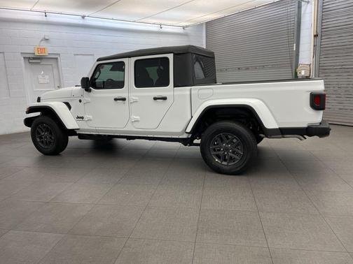 2026 Jeep Gladiator Sport S