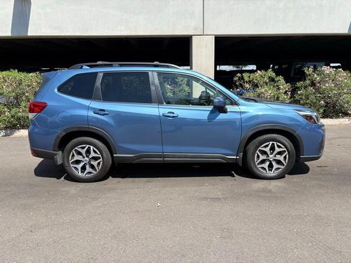 Horizon Blue 2019 Subaru Forester Premium