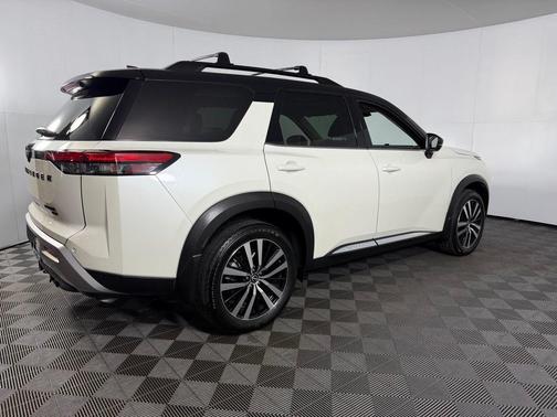 Pearl White Tricoat/Super Black 2024 Nissan Pathfinder Platinum 4WD