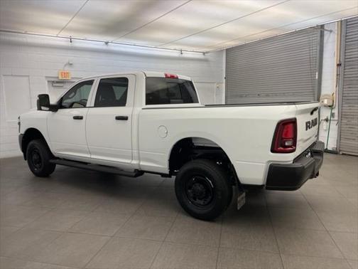 2025 RAM 2500 Tradesman Crew Cab 4x4 6'4' Box