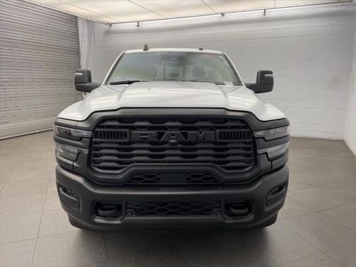 2025 RAM 2500 Tradesman Crew Cab 4x4 6'4' Box