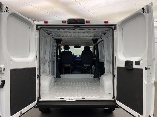 Bright White Clearcoat 2026 RAM ProMaster 1500 Low Roof