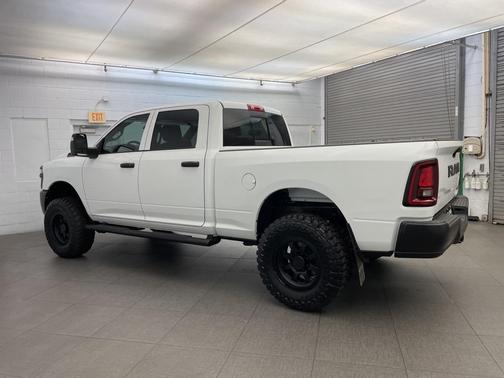 2025 RAM 2500 Tradesman Crew Cab 4x4 6'4' Box