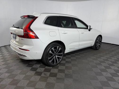 Crystal White Metallic 2023 Volvo XC60 B5 Ultimate Bright Theme