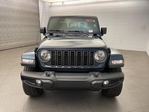 2025 Jeep Gladiator Nighthawk
