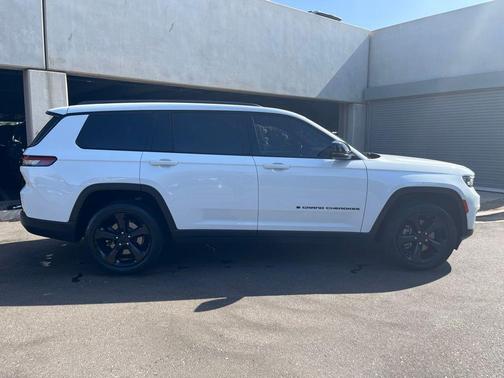 Bright White Clearcoat 2021 Jeep Grand Cherokee L Altitude