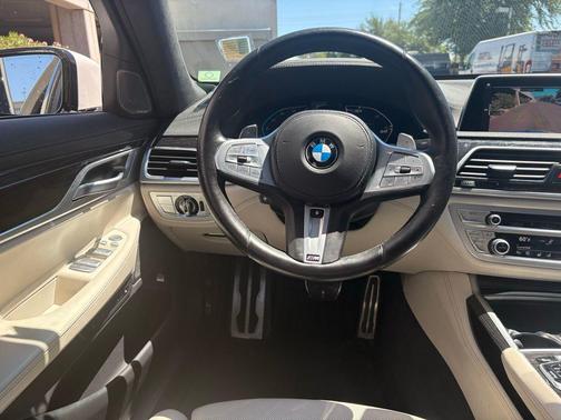 Alpine White 2021 BMW 740 740i
