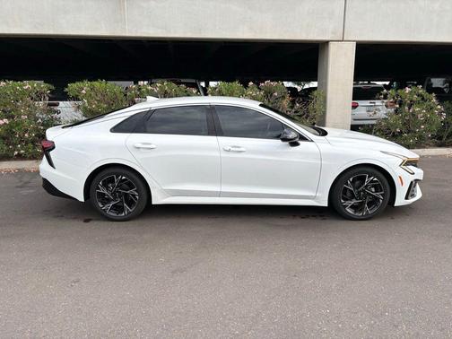 Snow White Pearl 2025 Kia K5 GT-Line