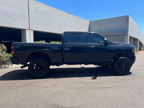Diamond Black Crystal Pearlcoat 2019 RAM 2500 Big Horn Crew Cab 4x4 6'4' Box
