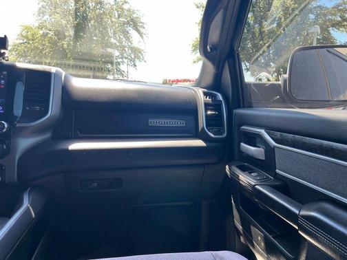 Diamond Black Crystal Pearlcoat 2019 RAM 2500 Big Horn Crew Cab 4x4 6'4' Box