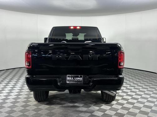 2025 RAM 2500 Big Horn Crew Cab 4x4 6'4' Box