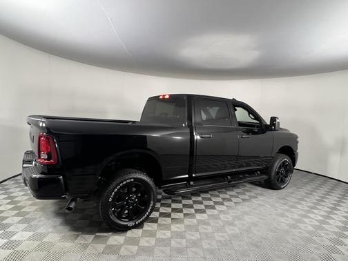 2025 RAM 2500 Big Horn Crew Cab 4x4 6'4' Box