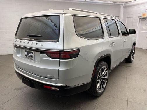 Silver Zynith 2023 Jeep Wagoneer Series III 4x4