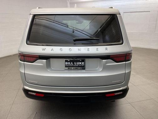 Silver Zynith 2023 Jeep Wagoneer Series III 4x4