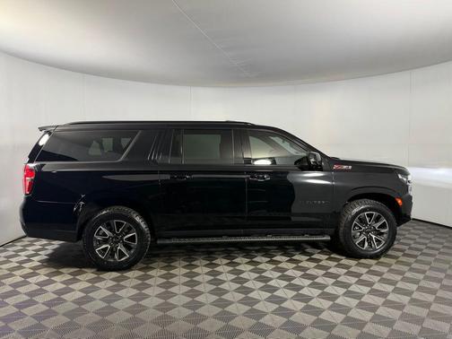 Black 2024 Chevrolet Suburban 4WD Z71