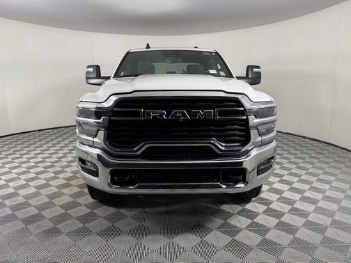 Bright White Clearcoat 2025 RAM 2500 Big Horn Crew Cab 4x4 6'4' Box