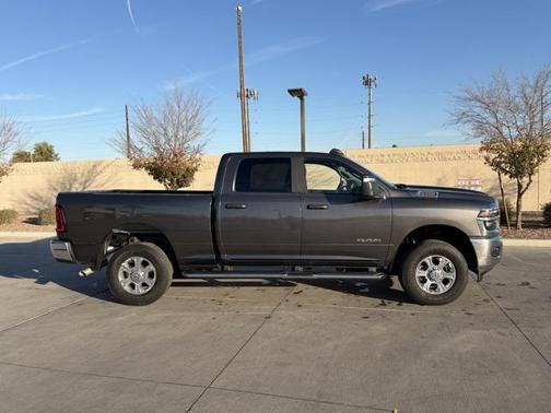 2025 RAM 2500 Big Horn Crew Cab 4x4 6'4' Box