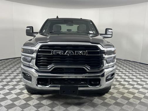 2025 RAM 2500 Big Horn Crew Cab 4x4 6'4' Box