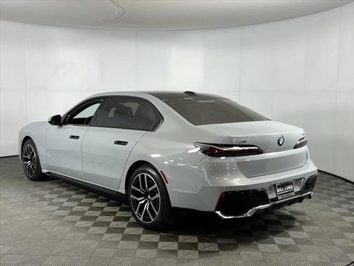 2024 BMW 740 i xDrive