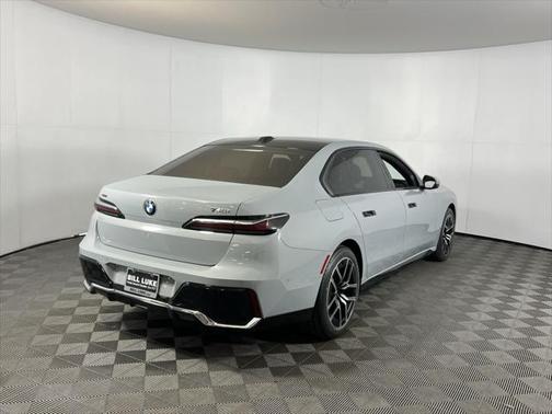 2024 BMW 740 i xDrive