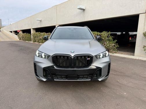 2024 BMW X5 M60i