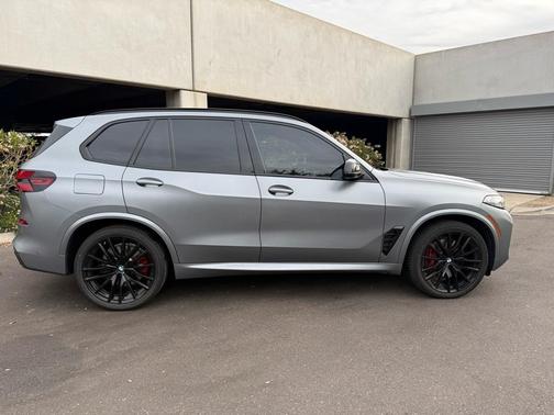2024 BMW X5 M60i