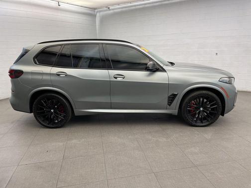 2024 BMW X5 M60i