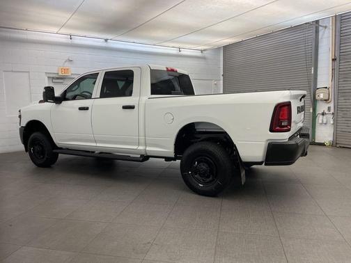 2026 RAM 2500 Tradesman Crew Cab 4x4 6'4' Box