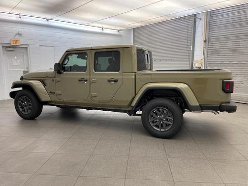 2025 Jeep Gladiator Sport S