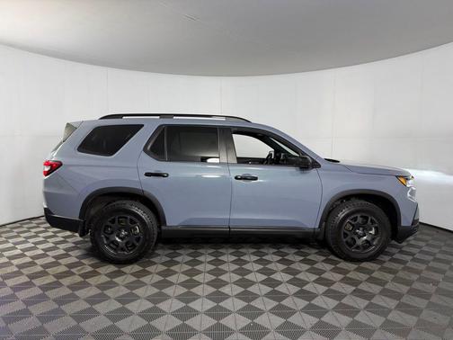 Gray Pearl 2024 Honda Pilot TrailSport