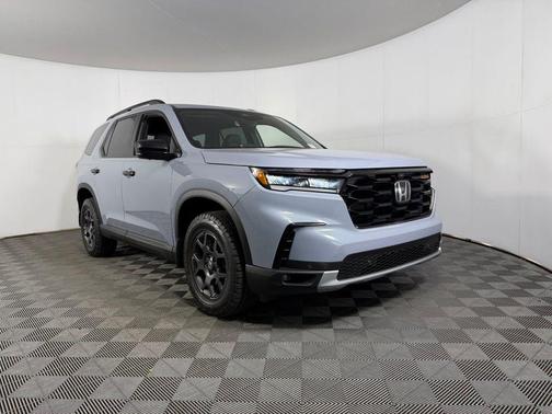 Gray Pearl 2024 Honda Pilot TrailSport