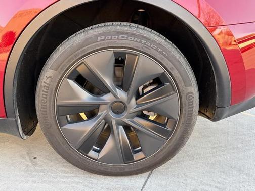 2024 Tesla Model Y Long Range Dual Motor All-Wheel Drive