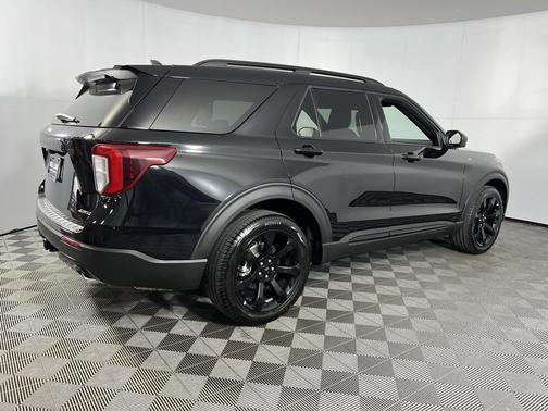 2024 Ford Explorer ST-Line