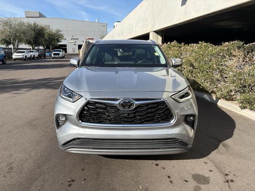2022 Toyota Highlander Platinum