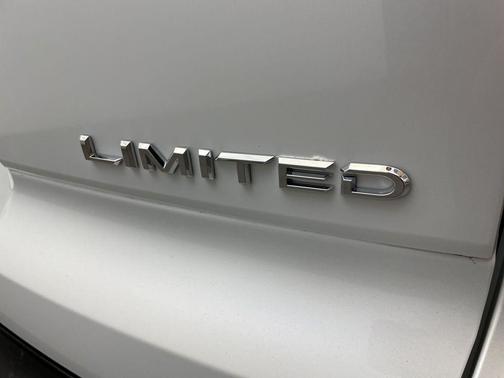 Oxygen White 2025 Toyota Crown Signia Limited